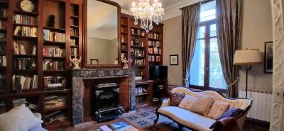 Impressive Maison-de-Maitre with Guest Gite and Pool