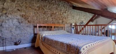 Impressive Maison-de-Maitre with Guest Gite and Pool