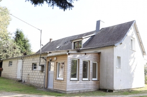 Detached Country House with Landscaped Garden
