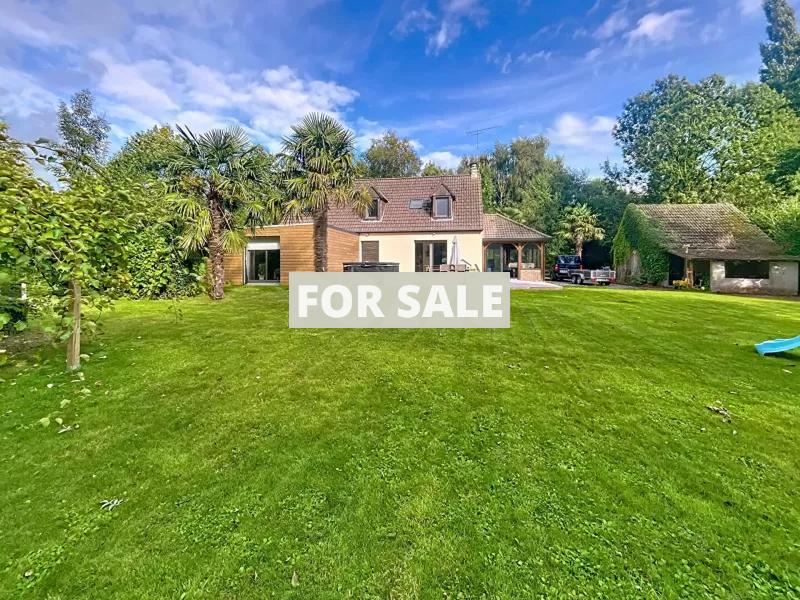 Detached Country House with Outbuilding