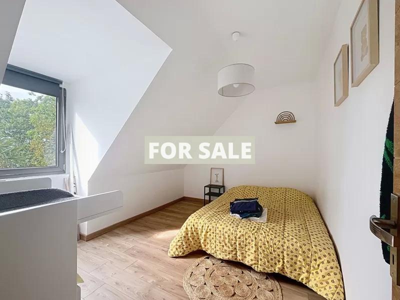 Detached Country House with Outbuilding