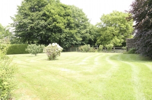 Detached Country House with Outbuilding