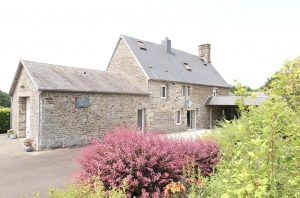 Detached Country House with Outbuilding
