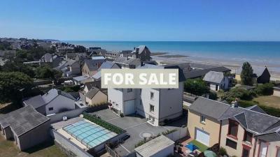Detached Coastal House with Pool and Sea View