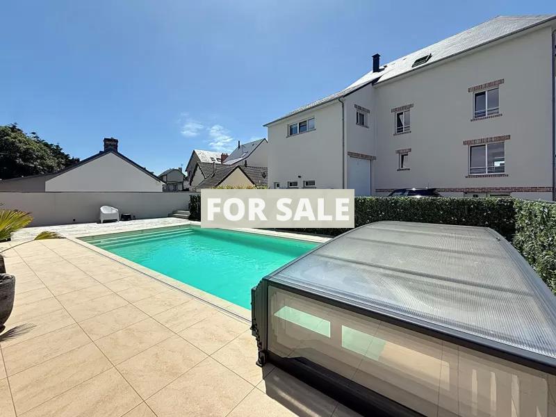 Detached Coastal House with Pool and Sea View