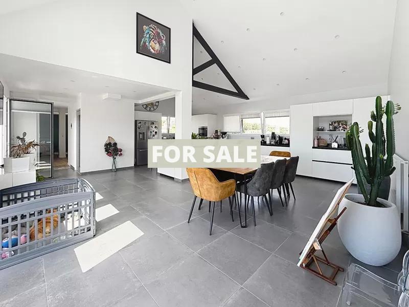 Detached Coastal House with Pool and Sea View