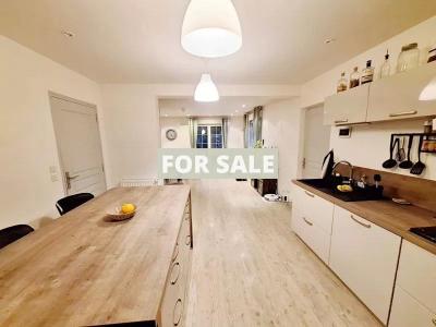 Contemporary Detached House with Lovely Garden