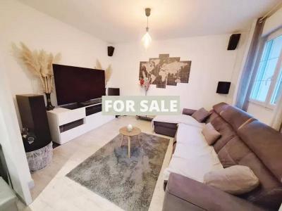 Contemporary Detached House with Lovely Garden