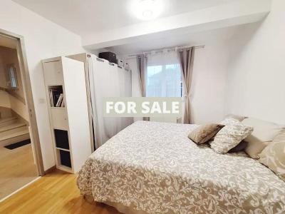 Contemporary Detached House with Lovely Garden