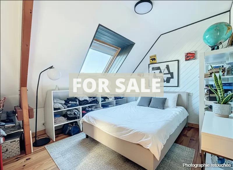 Detached Country House with Landscaped Garden