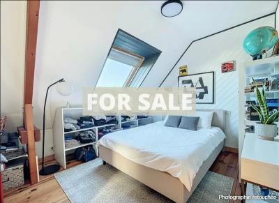 Detached Country House with Landscaped Garden