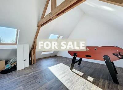 Detached Country House with Landscaped Garden