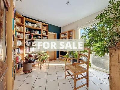 Detached Country House with Landscaped Garden