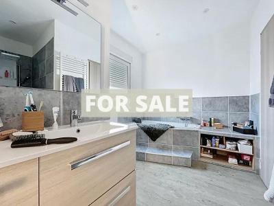 Detached Country House with Landscaped Garden