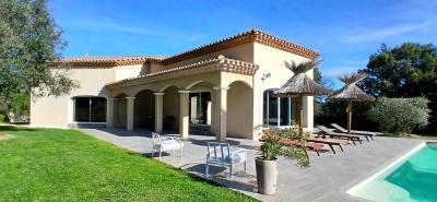 Superb High-end Single Storey Villa And Independent Guest Cottage