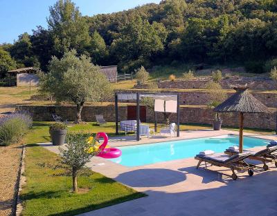 Superb High-end Single Storey Villa And Independent Guest Cottage