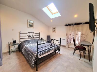 Fully Renovated Manor House, Garage, Spa And Superb Terrace