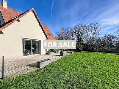 Detached Country House with Landscaped Garden