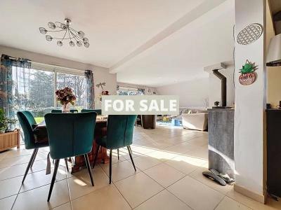 Detached Country House with Landscaped Garden