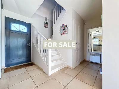 Detached Country House with Landscaped Garden