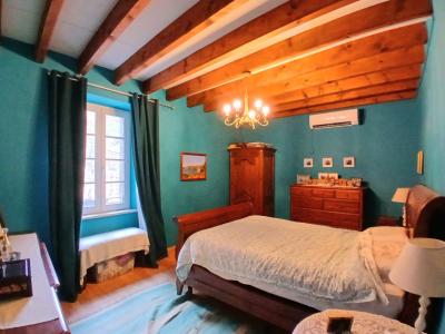 Spacious Fully Renovated Character House With 160 M2 Of Living Space, 5 Bedrooms And A Charming Priv