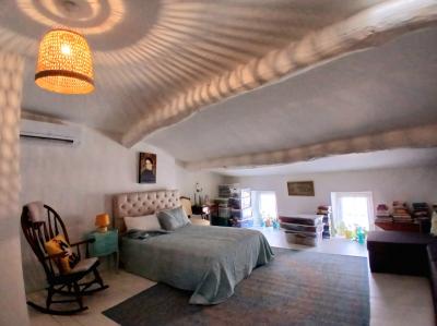 Spacious Fully Renovated Character House With 160 M2 Of Living Space, 5 Bedrooms And A Charming Priv