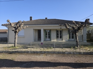 Detached Single Storey House with Garden