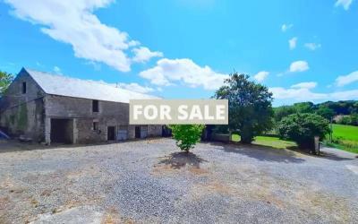 Detached Country House with Outbuildings