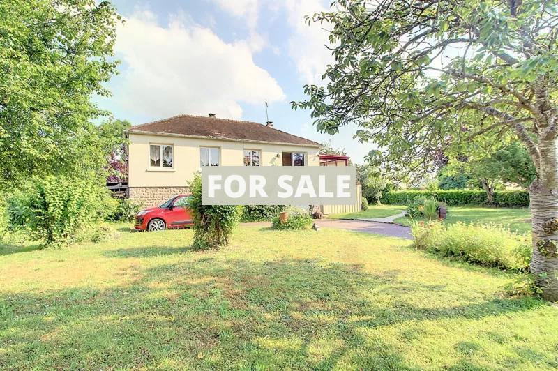 Detached House with Garden by the Coast