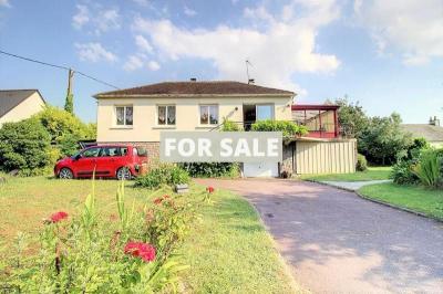 Detached House with Garden by the Coast
