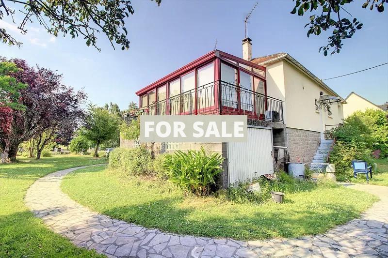 Detached House with Garden by the Coast