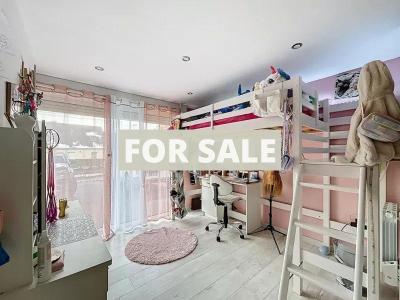 Single Storey Villa With Garden