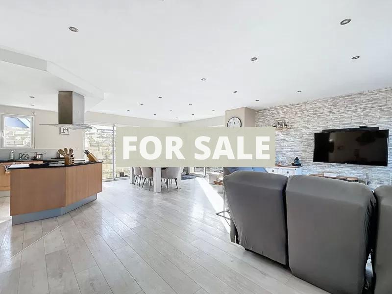 Single Storey Villa With Garden