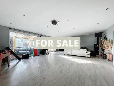 Single Storey Villa With Garden