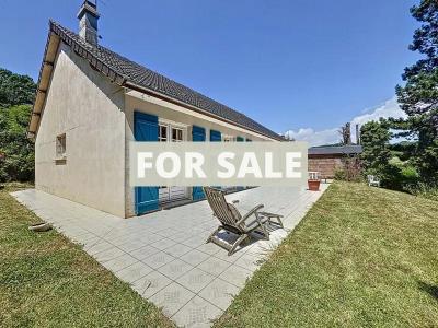 Detached Villa with Landscaped Garden and Open View