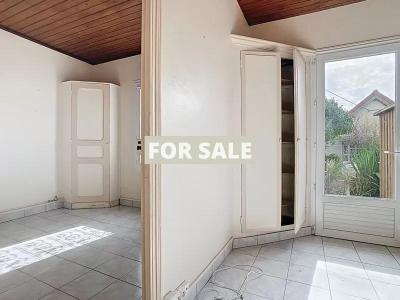 Pretty Detached House in Coastal Location