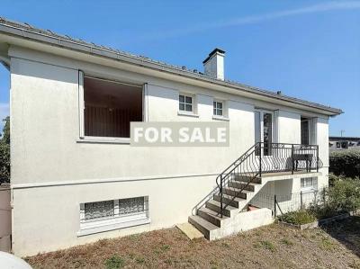Detached House with Garden by the Coast