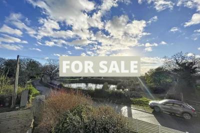 Detached House with Garden by the Coast