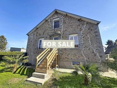 Detached House with Garden