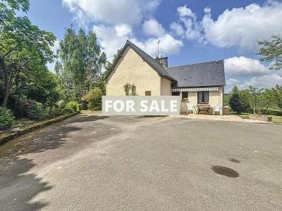 Detached House with Landscaped Garden