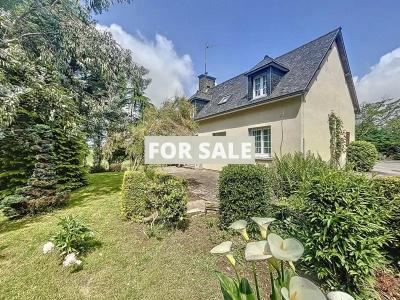 Detached House with Landscaped Garden