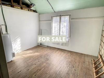 Traditional House with Garden