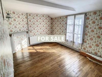 Traditional House with Garden