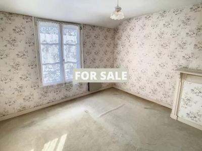 Traditional House with Garden