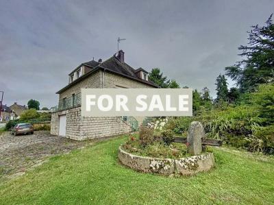 Detached House with Garden