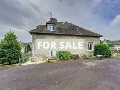 Detached House with Garden