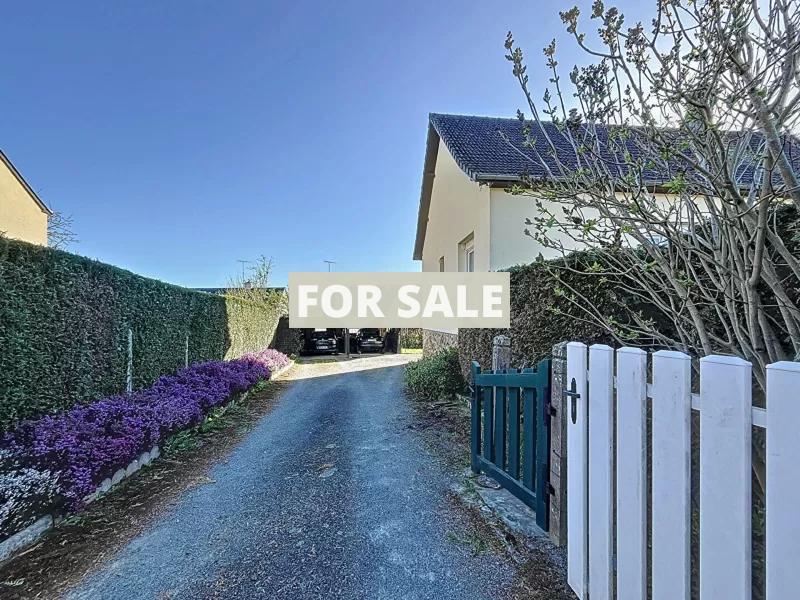 Detached House with Garden
