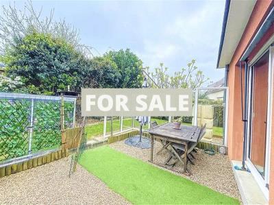 Detached House with Garden by the Coast