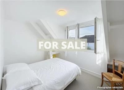 Detached House in Coastal Resort Town