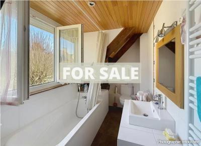 Detached House in Coastal Resort Town